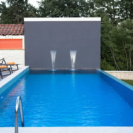 House Anka *